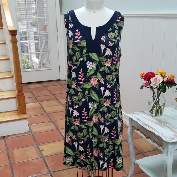 Tommy Bahama Dresses & Skirts - Tommy Bahama sleeveless summer dress